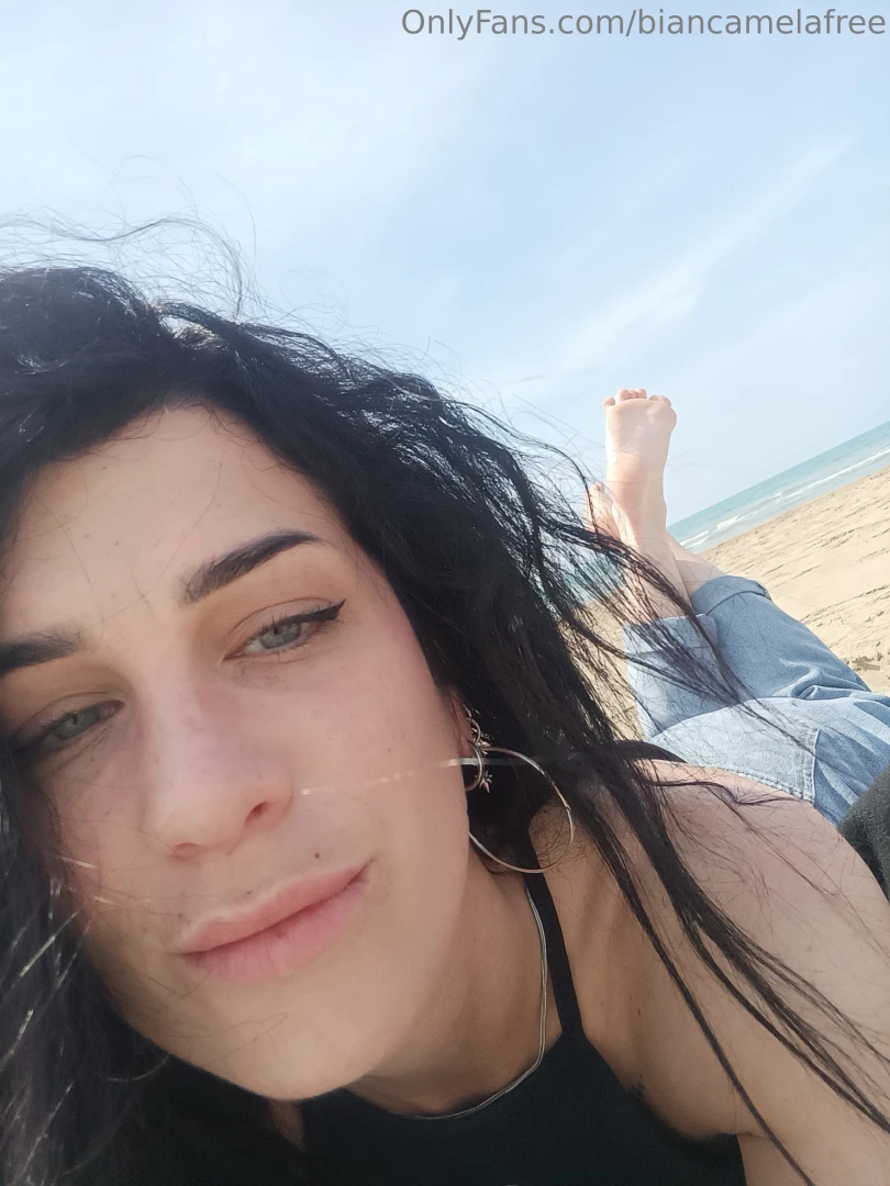 Piedi nel mare invernale 