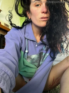 Ti potrei schiacciare con questi piedi enormi per il set completo