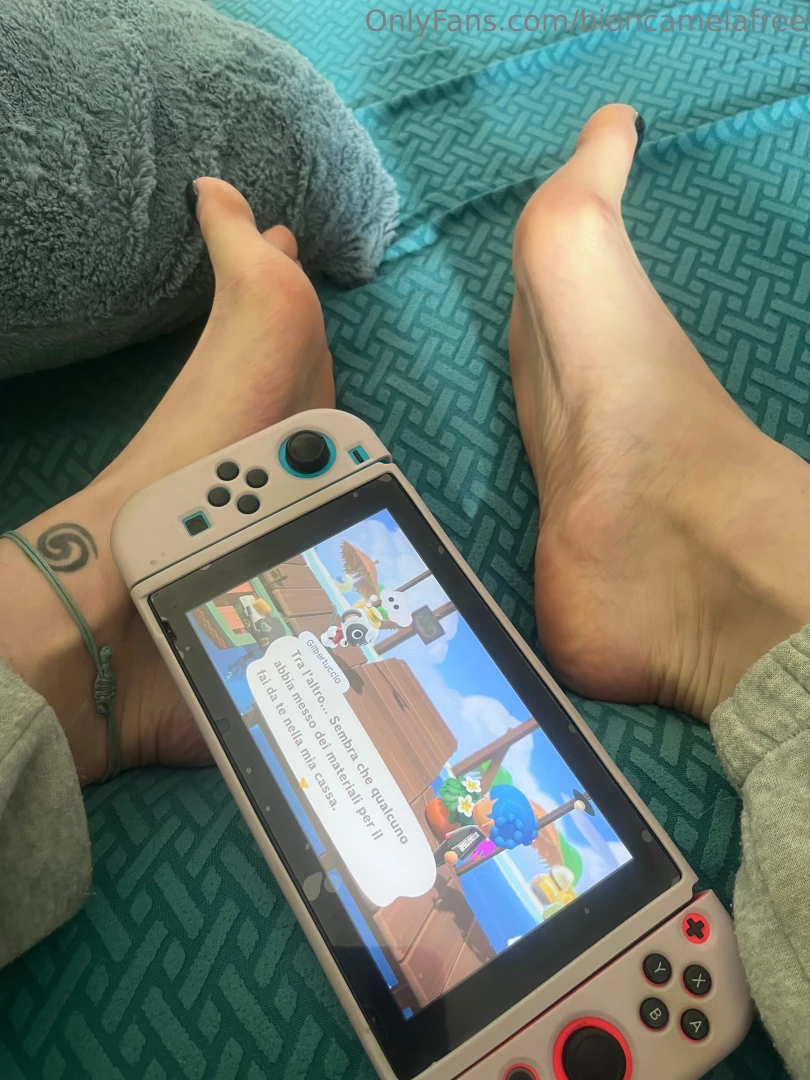 Chi mi fa mettere tutta nuda 