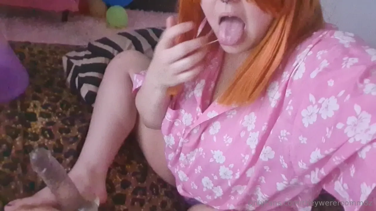 Up to no good while kittymoss22 nbsp is playing sims showing off my 