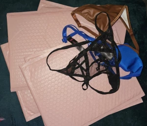 Send me a dm if you ve ordered worn items and are still waiting for