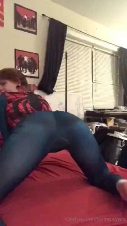 Currently editing a vid of me giving my gf head 33 in th meantime here 