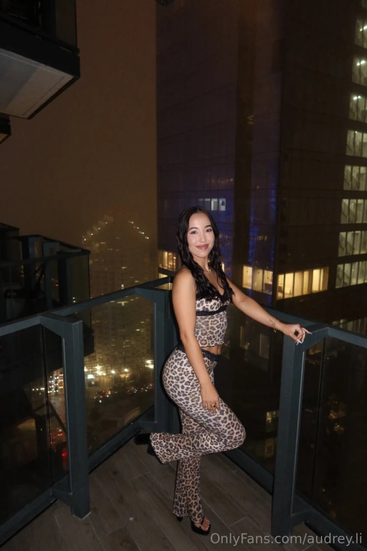 Totally obsessed with tonight s fit 