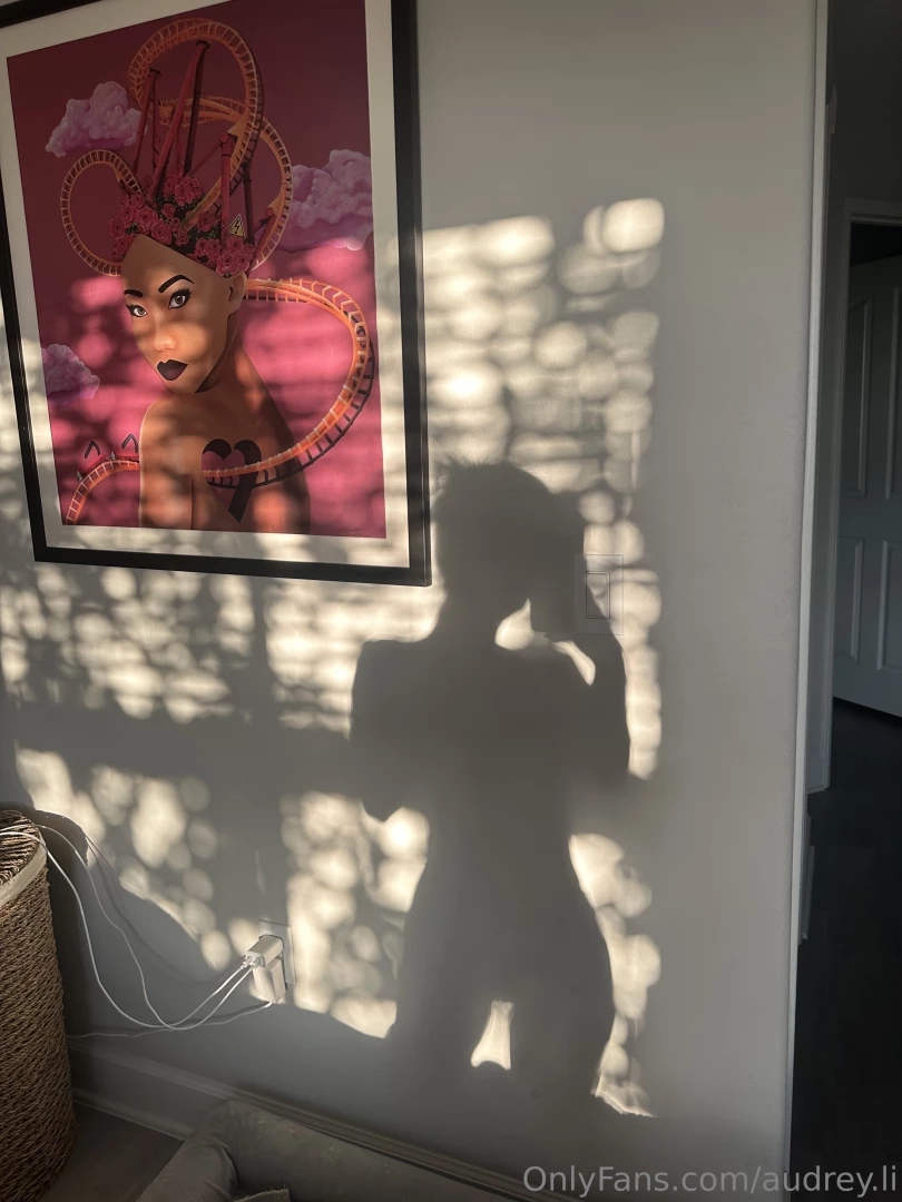 Hottest shadow you ve ever seen 