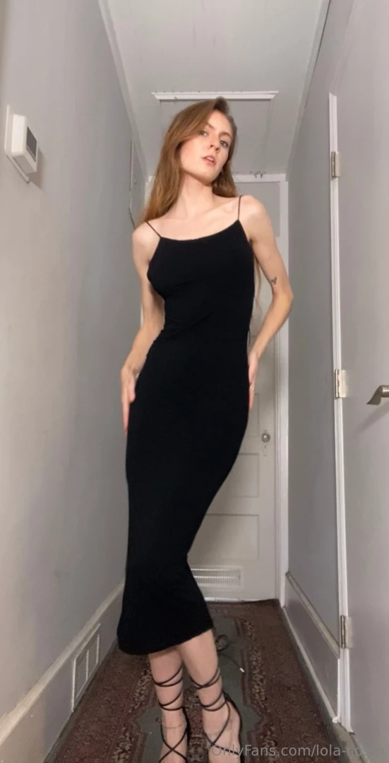 I love black dresses 