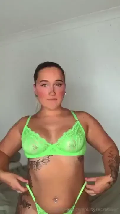 I want you to play with my fat ass and huge tits 