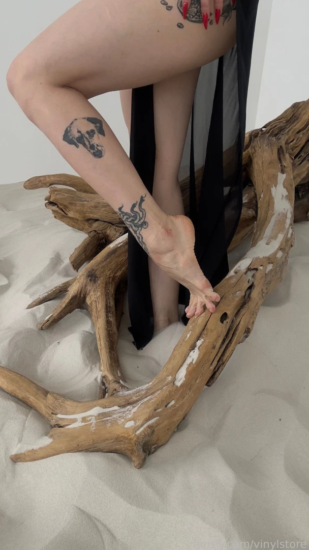 Feet toes legs foot footdomination footdomme footfetish mistress part 3 