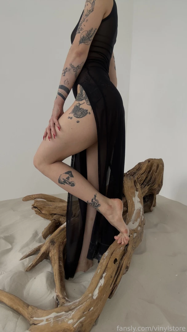 Feet toes legs foot footdomination footdomme footfetish mistress part 1 