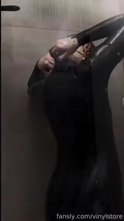 Latex leather rubber wet tattoo mistress goddess findom femdom fetish 