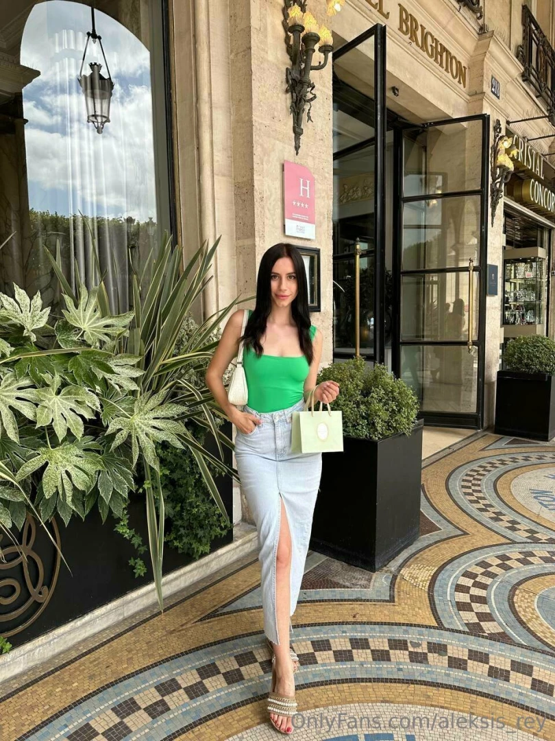 Shopping is always uplifting 