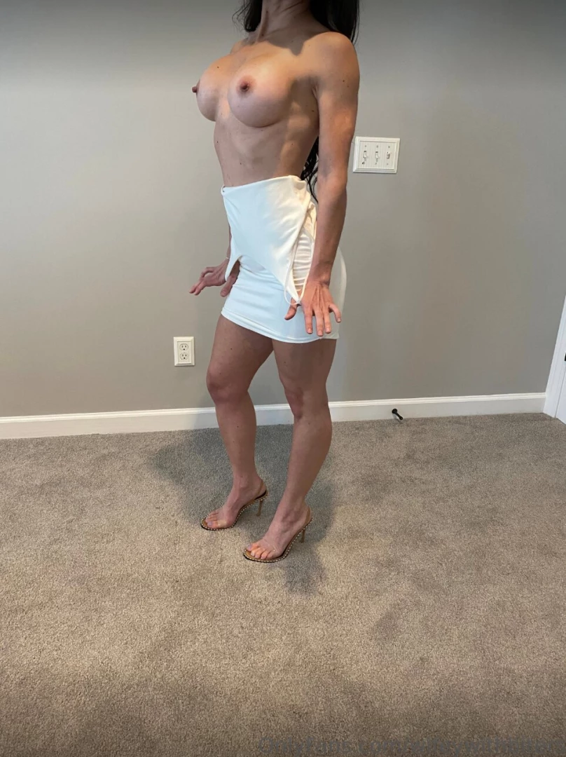 Subscribe to my page if you re craving the naughtiest married milf 