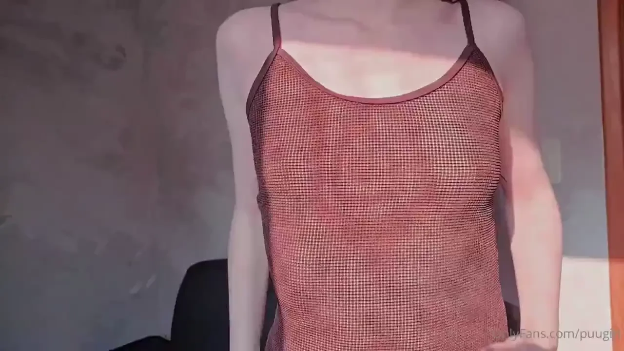 Rebolando a raba pro sol lt 3 e lambuzando ela de leo 