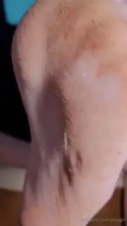 Meu pezinho todo sujo pra voc 3 humilha o 