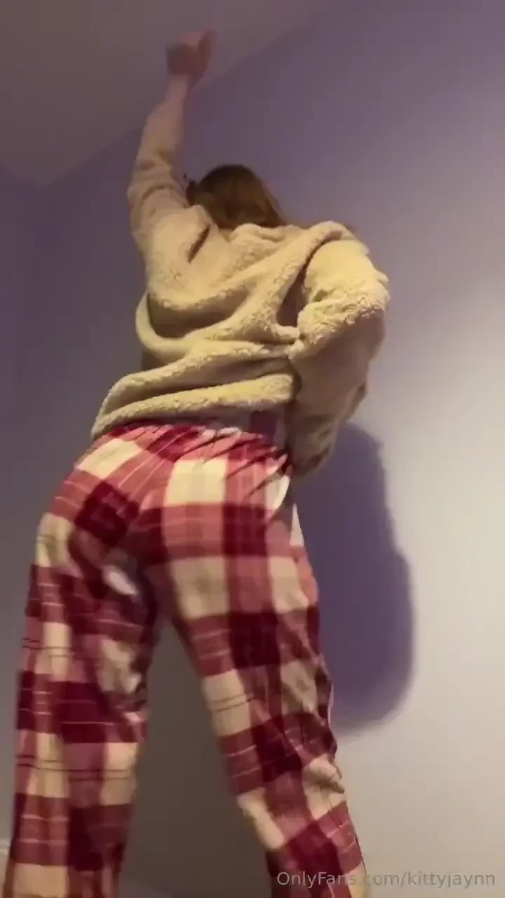 Decorating my place for christmas 80 dancing around in socks 10 