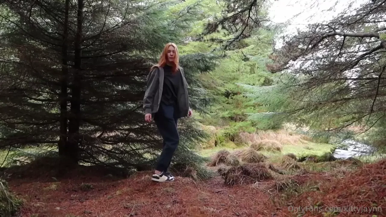 Mini vlog time strolling through the woods talking to squirrels and 