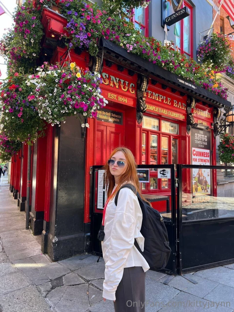 Stumbled upon this charming little spot that feels like a step back in 