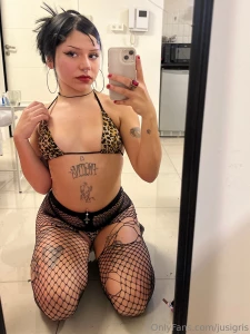 What do u think about my thighs part 1