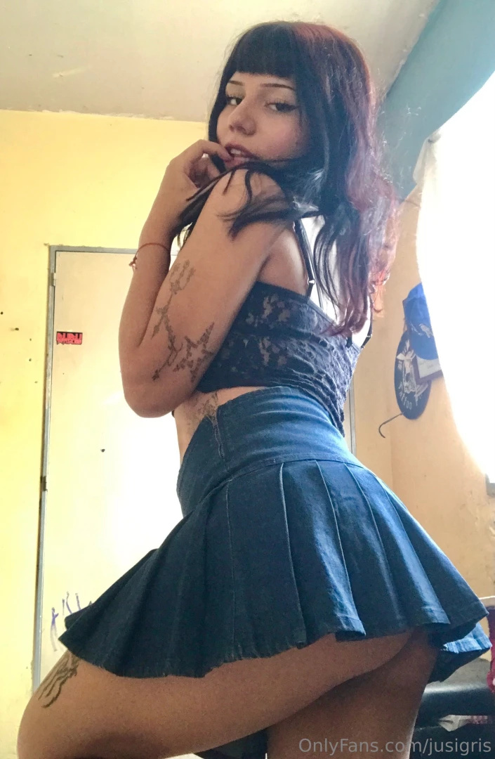 Can i have your face down there all day 