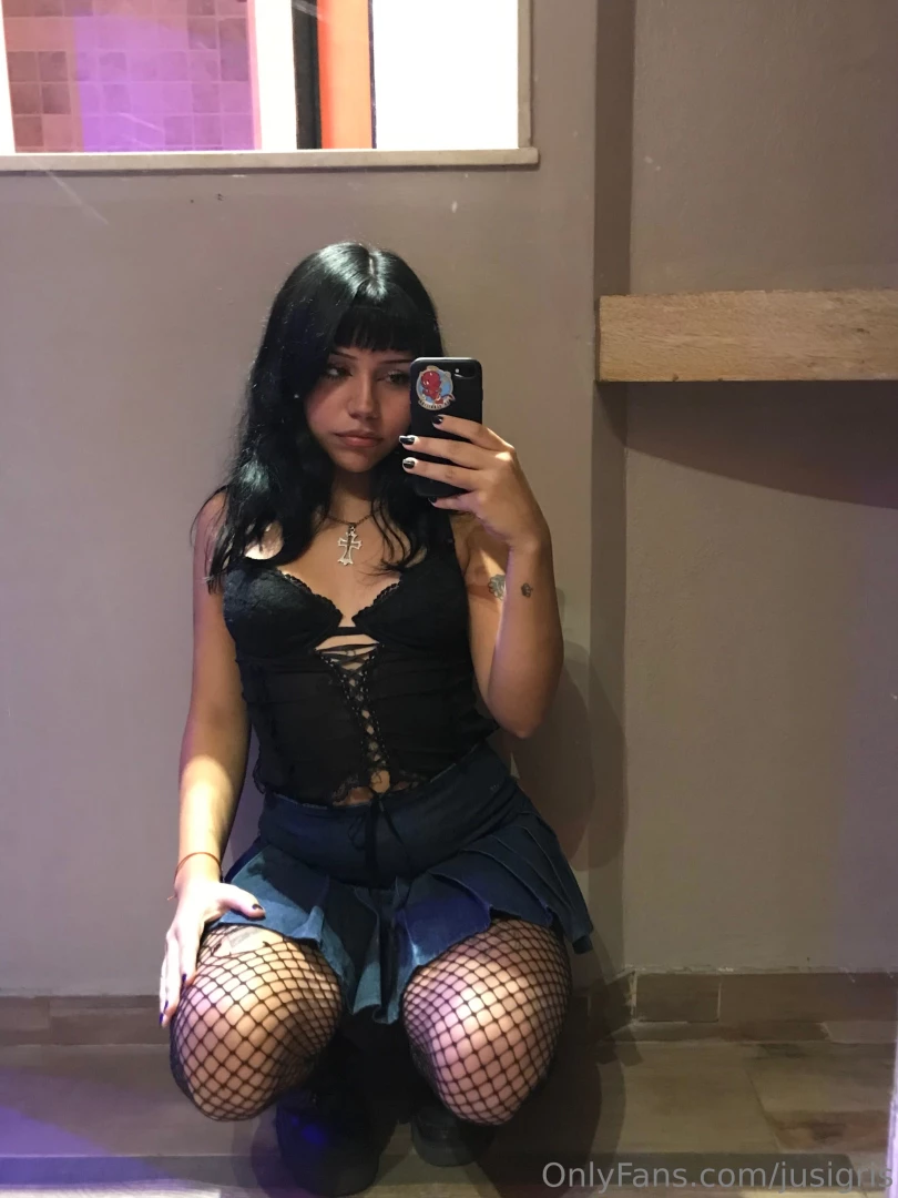 I love the fact u r checking me out 