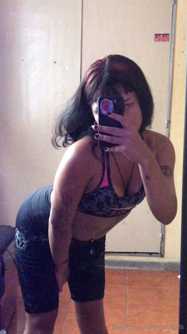 Scrolled all the way down here lol dm me the word stalker and i ll 