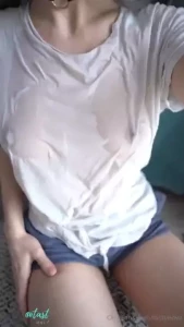I was feeling way too hot so figured it would be fun to tease you with