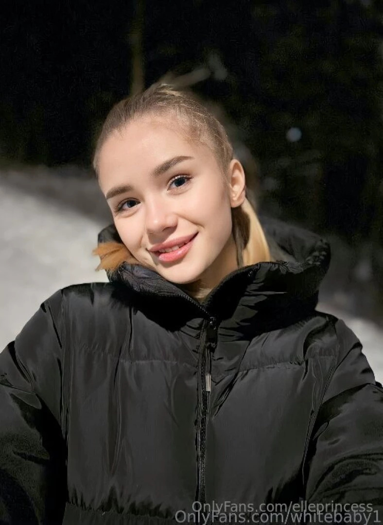 She is waiting for you whitebaby18 cute girl whitebaby18 loves playing part 404 