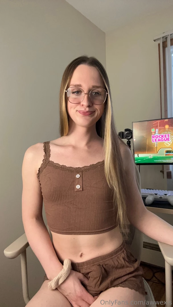 Got a cute little joystick you can have fun with 