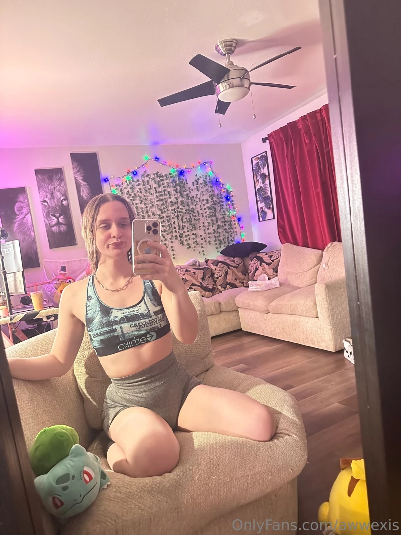 Fresh out the shower one of my puter monitors stopped working 