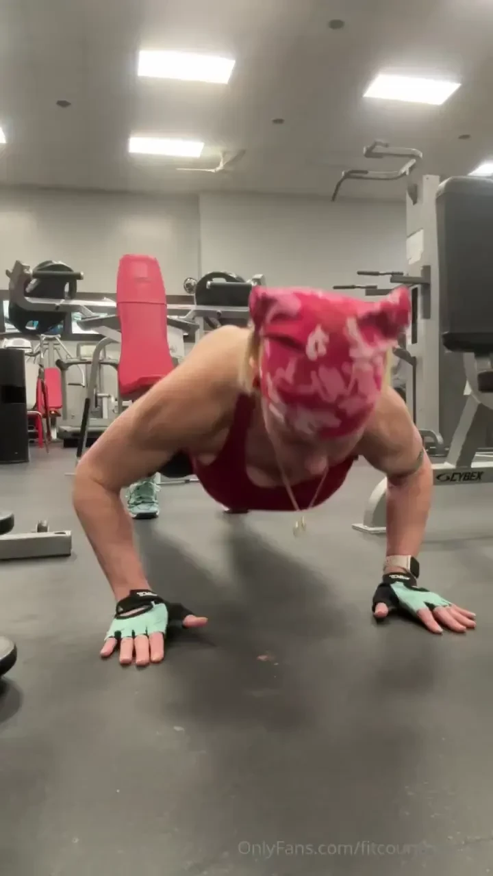 Admiring gains in my glutes and still working on back muscles and 