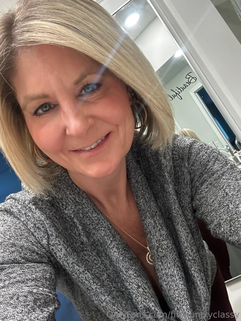 Mmmmm look at those glutes i m seeing nice gains okay need to rush off part 4 