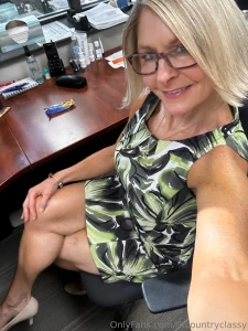 I m ready for the weekend one more work day just as i was walking out part 4