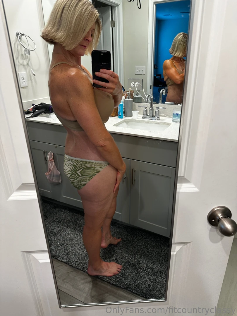 I m ready for the weekend one more work day just as i was walking out part 3 