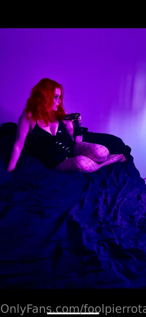 Hey this are the spicy pics i took earlier this week so hope they make 
