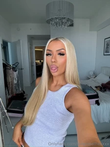 Staring contest part 23