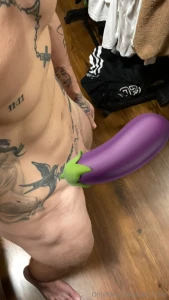 Check this picture without the emoji and 400more hot posts on my vip