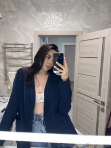 Hi met my friend she s new here and very cute but she is very sexy so