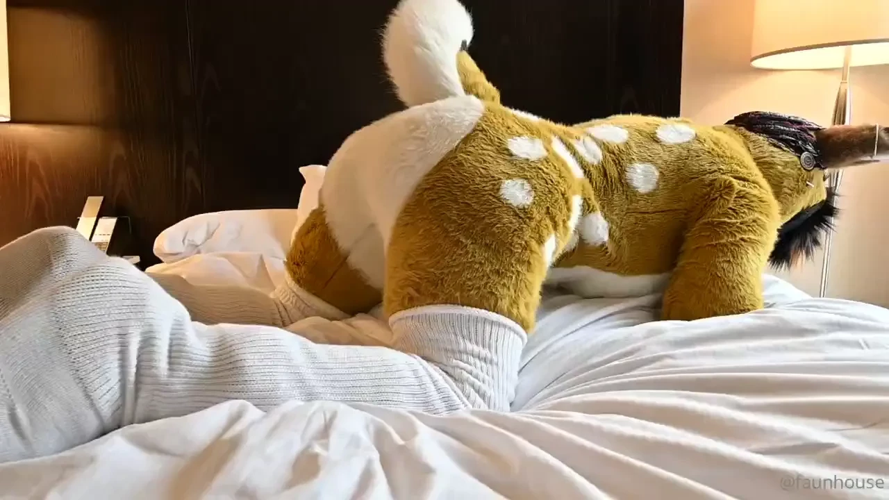 The things girls do when they think no one s watching part 1 