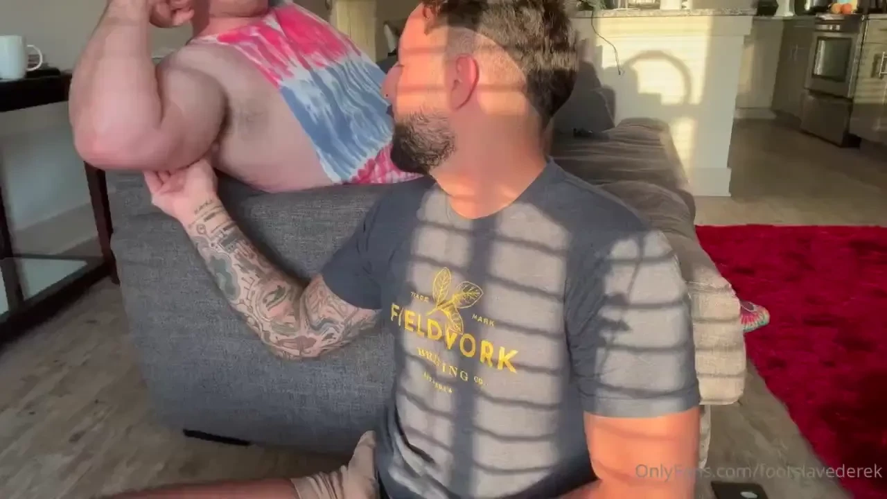 Ur bro comes over after arm day in the gym wyd 