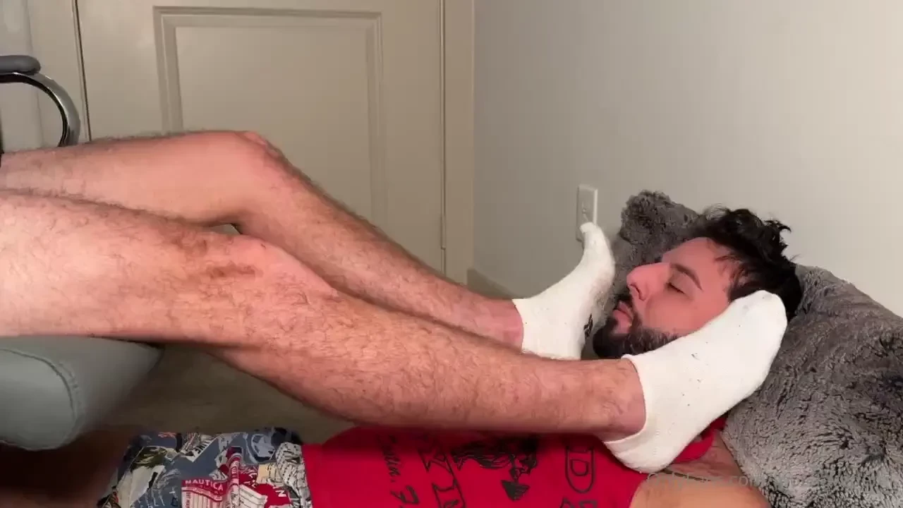 You deserve this this is what you were born for to be beneath me 