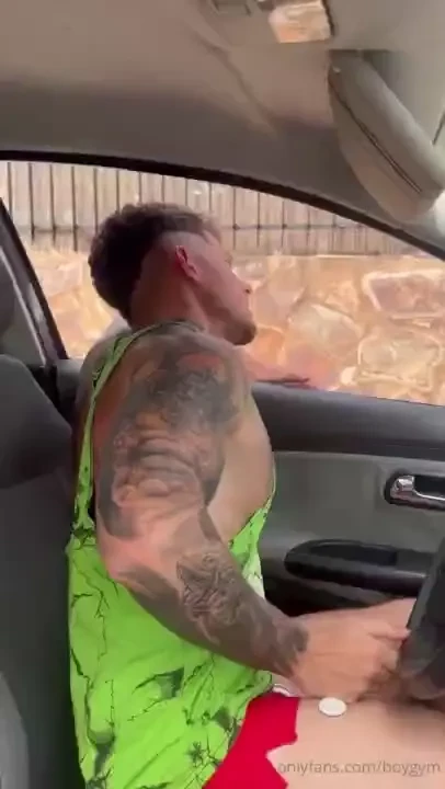 The runner i catch this handsome guy running and i need to grab his 