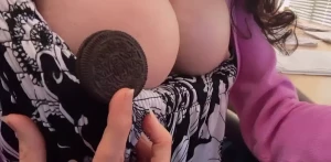 Happy oreo nipple tuesday i ll be on cb around 11 15 for my lunch part 2