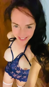 lilrosiedoll - I m going on cb wowzers check out those dance moves thank you 