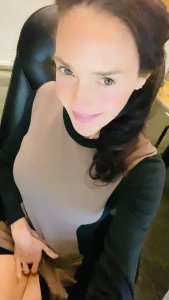 lilrosiedoll - Happy finger your pussy in your office monday i ll be on cb for my 