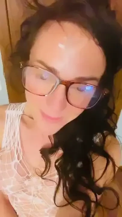 I m going on cb can you tell it s been a crazy busy day at work today 