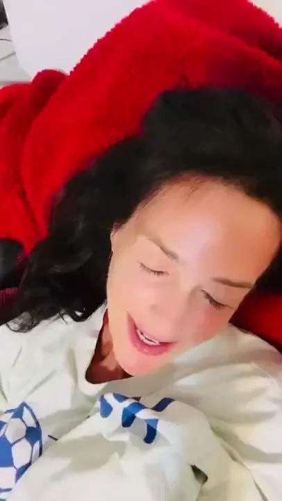 Cozy sweet pussy nigh nigh kisses my friends 