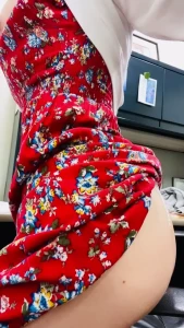 lilrosiedoll - Happy grind on your office chair monday i ll be on cb for my lunch 