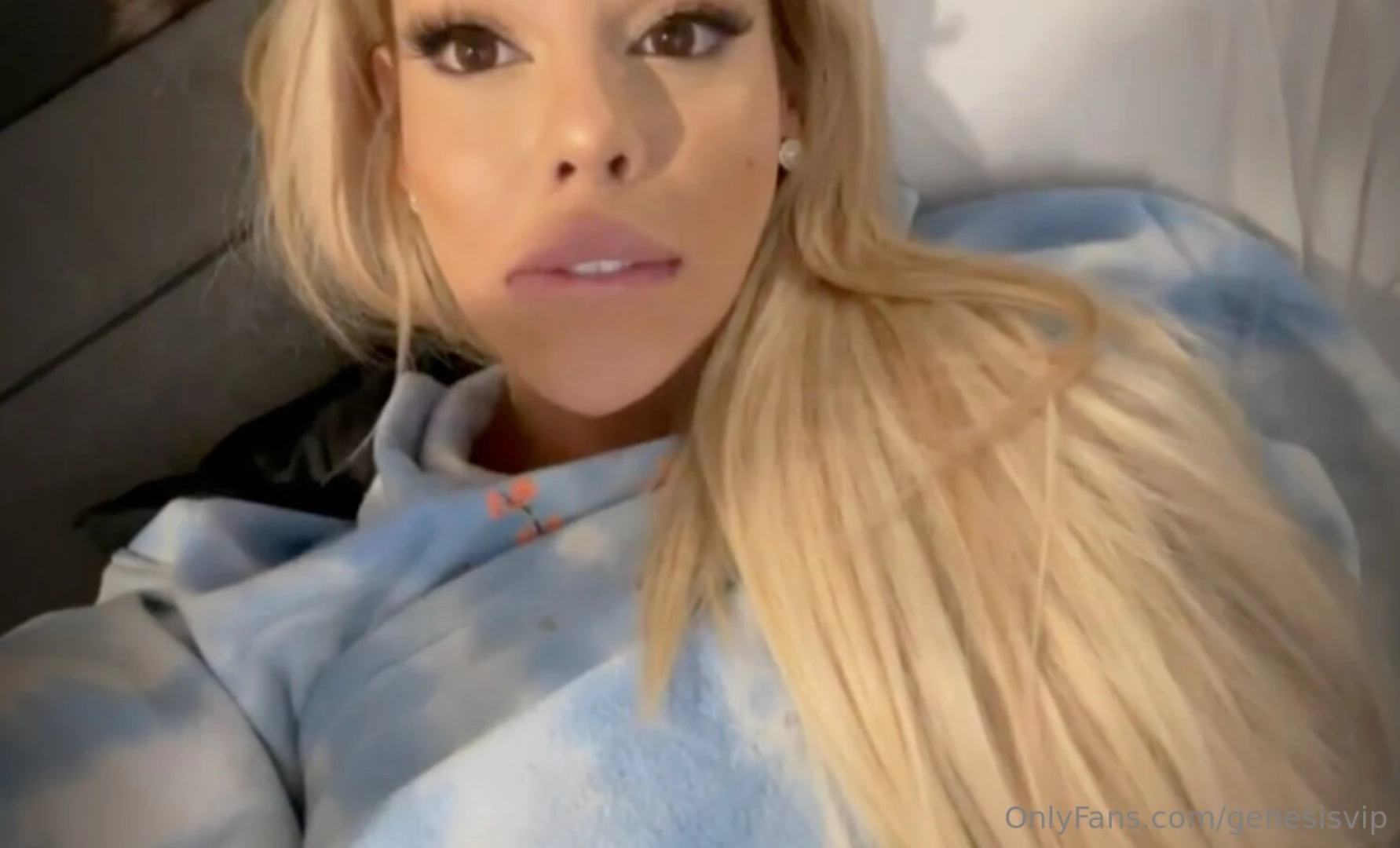 Feeling kinda cold baby can you please warm me up 