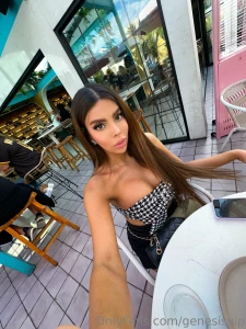 Look into my eyes darling