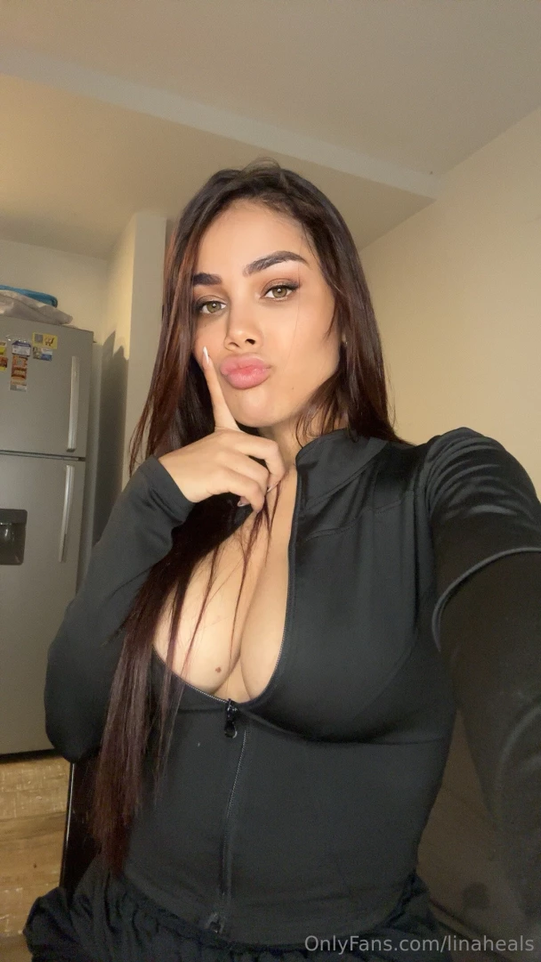 Sending you kisses to make your night better 