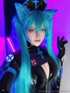 Est s enfermo necesitas una enfermera gatita que te ayude